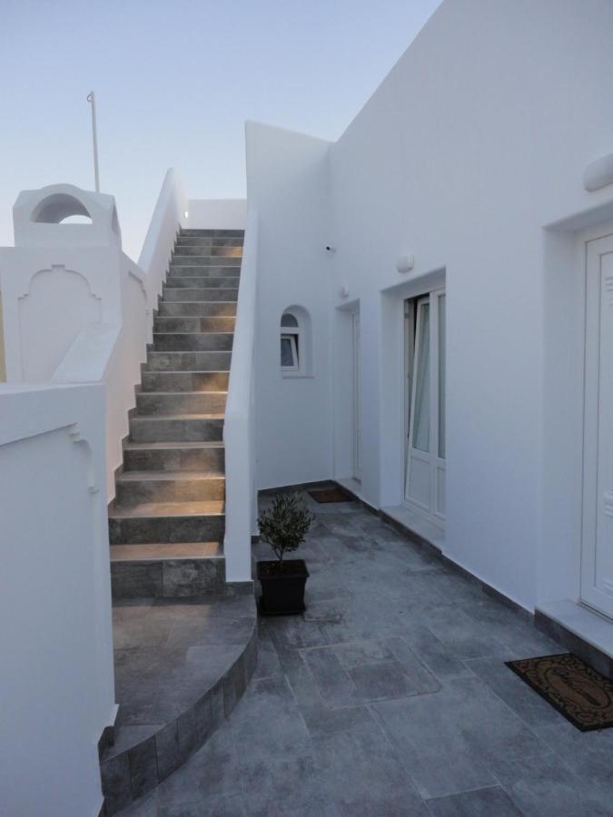 Triena Apartments Fira (Santorini) Exterior foto